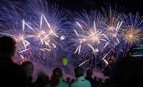 Грандиозный салют и фейерверк в Самаре 24 июня 2020